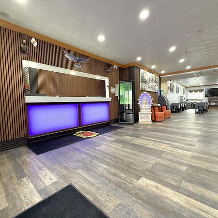 Super 8 By Wyndham Uniontown Pa Hotel Екстериор снимка