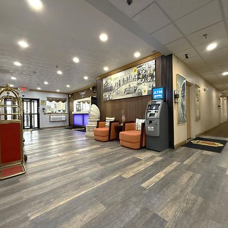 Super 8 By Wyndham Uniontown Pa Hotel Екстериор снимка