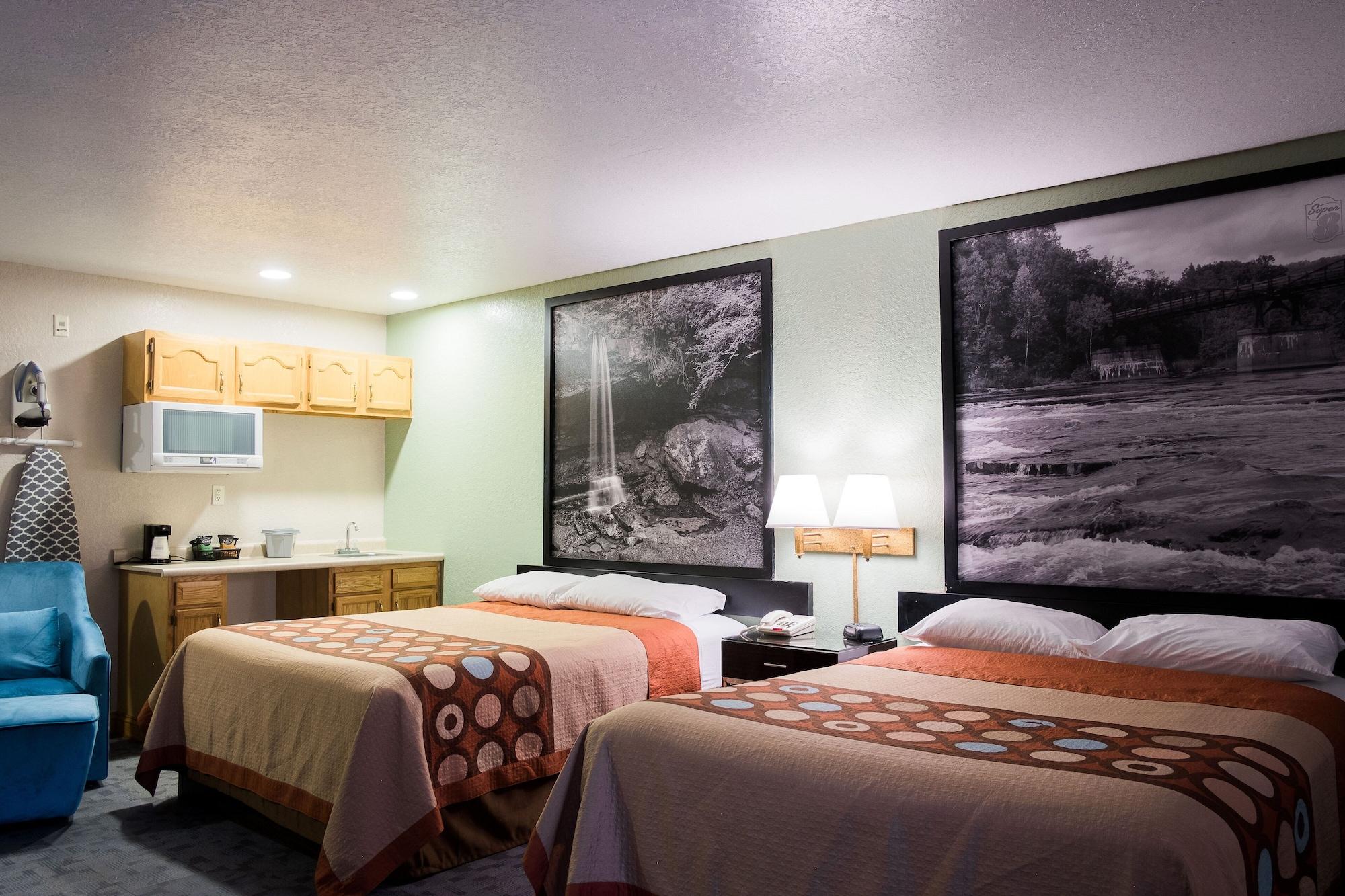 Super 8 By Wyndham Uniontown Pa Hotel Екстериор снимка