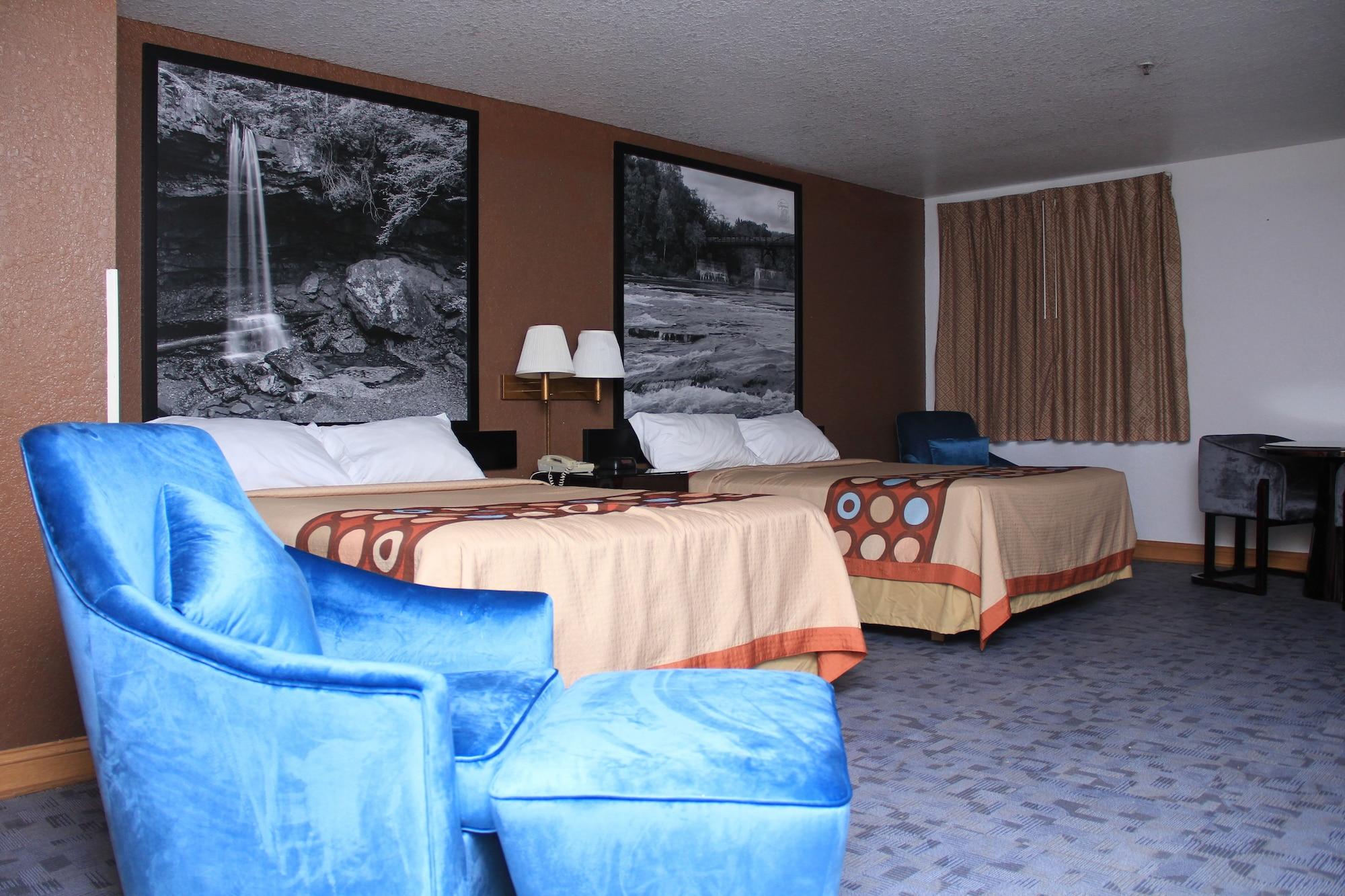 Super 8 By Wyndham Uniontown Pa Hotel Екстериор снимка
