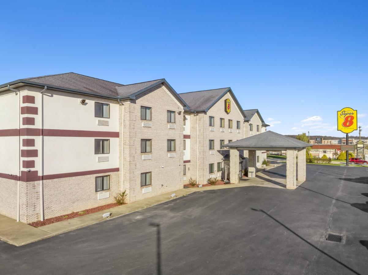 Super 8 By Wyndham Uniontown Pa Hotel Екстериор снимка