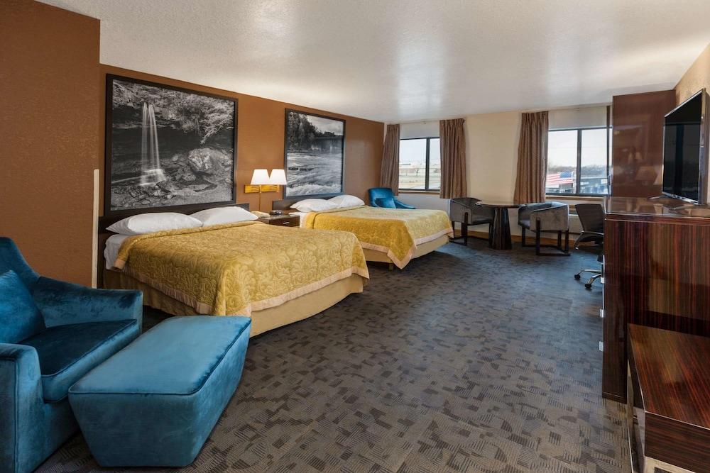 Super 8 By Wyndham Uniontown Pa Hotel Екстериор снимка
