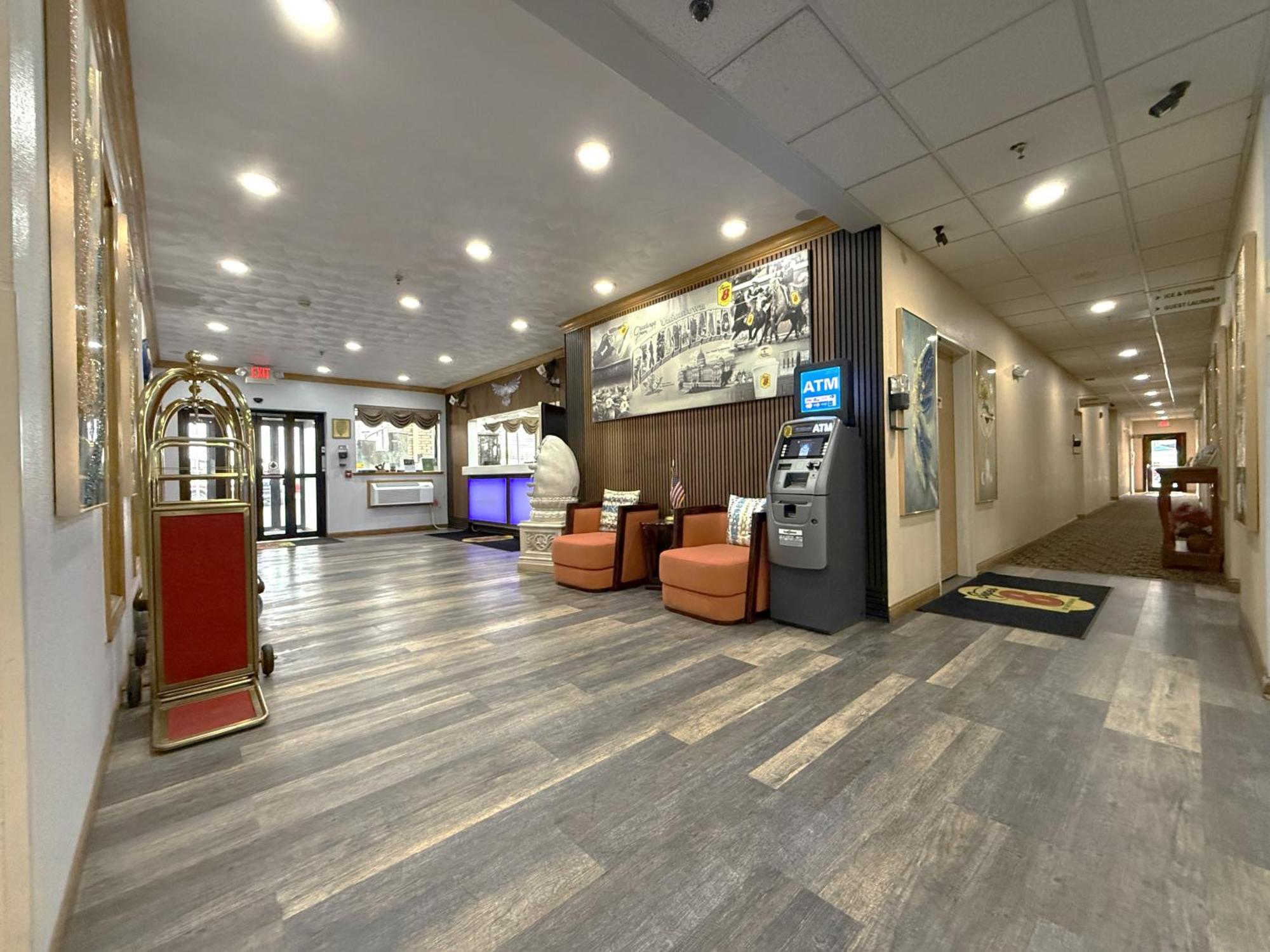 Super 8 By Wyndham Uniontown Pa Hotel Екстериор снимка