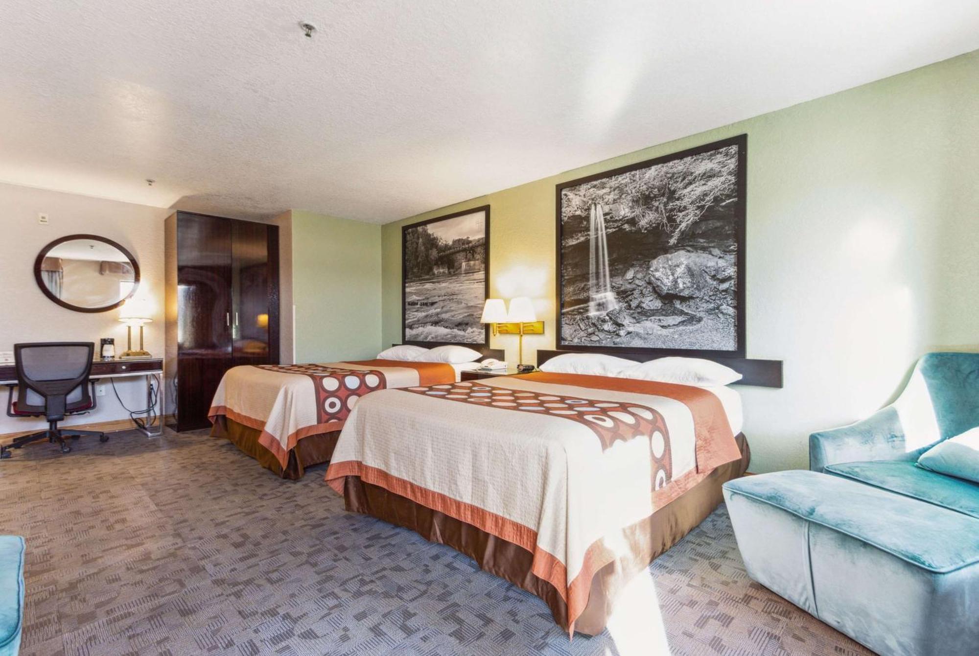 Super 8 By Wyndham Uniontown Pa Hotel Екстериор снимка